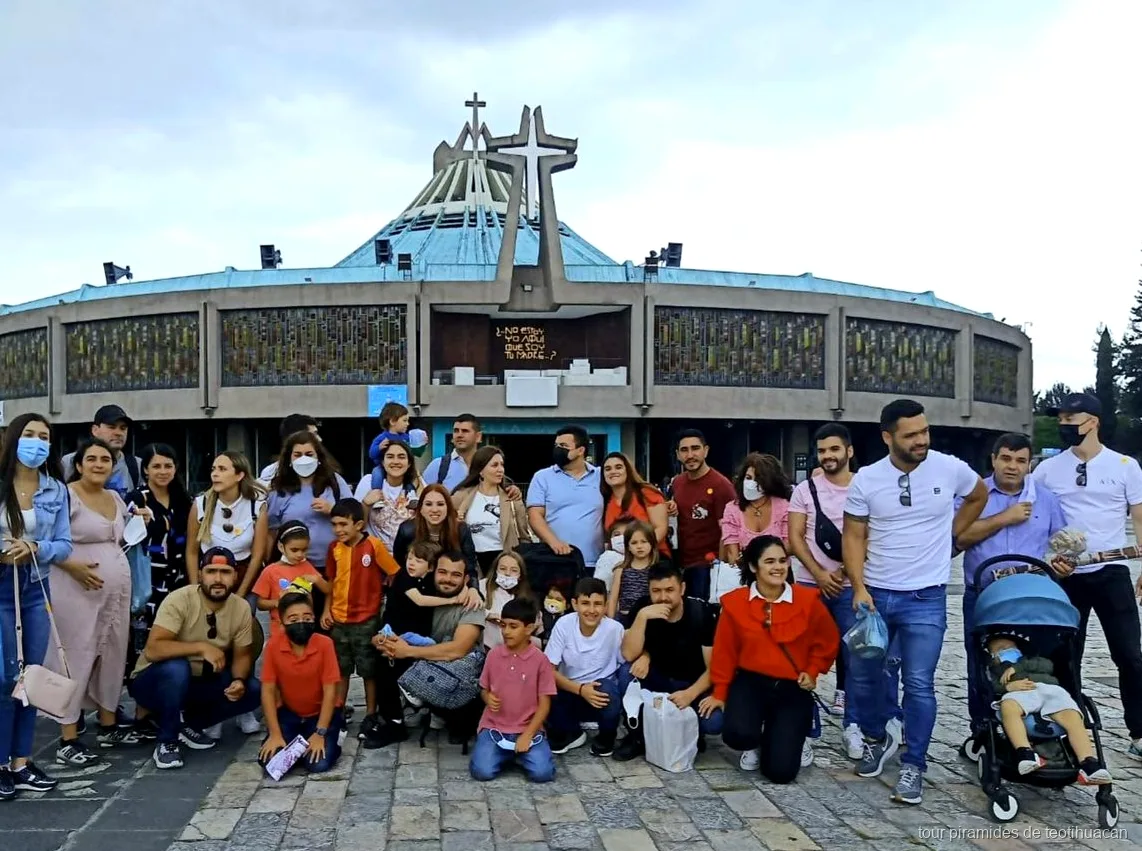 Ancestral liqueur tasting on the hidden Teotihuacan local expert tour