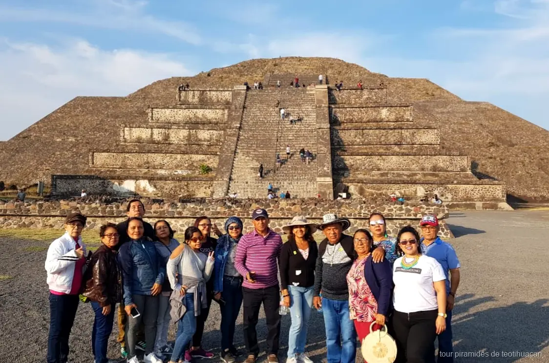 Small group climbing the Pyramid of the Moon on the Teotihuacan local tour