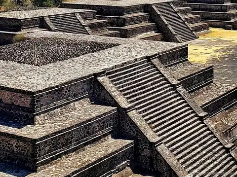Guided mezcal and tequila tasting on the Teotihuacan breakfast tour