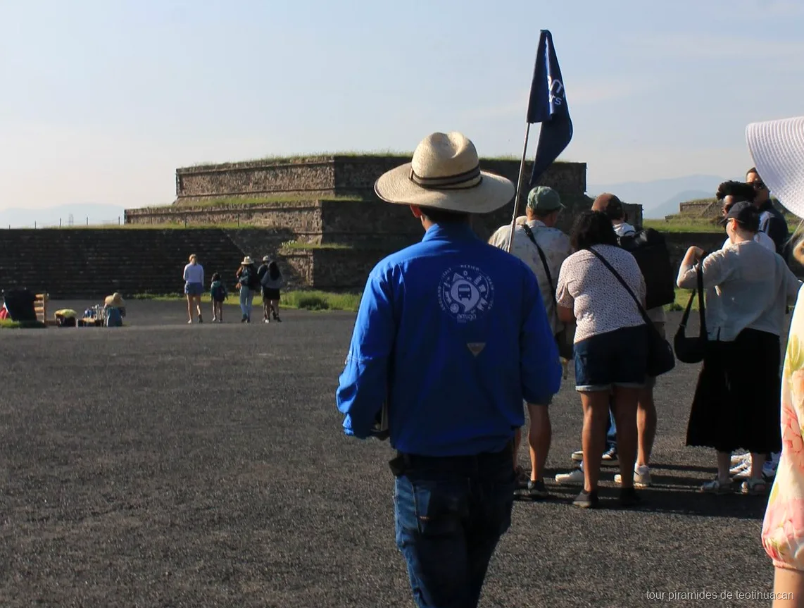 Guide leading a Teotihuacan guided walking tour with entry ticket included