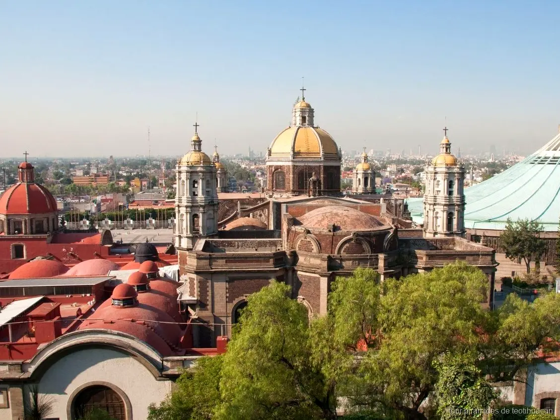 Tequila tasting stop on the Teotihuacan, Tlatelolco and Guadalupe tour
